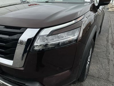 2022 Nissan Pathfinder SL