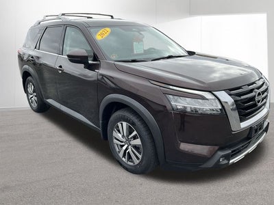 2022 Nissan Pathfinder SL