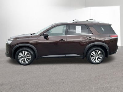 2022 Nissan Pathfinder SL