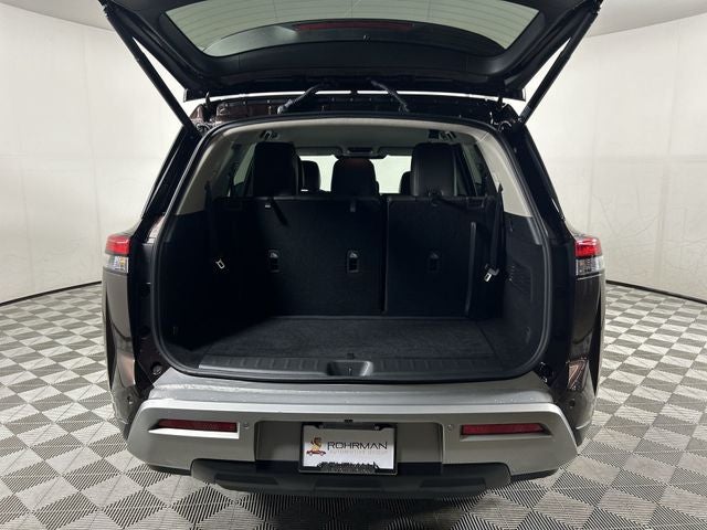 2022 Nissan Pathfinder SL