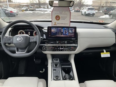 2026 Nissan Pathfinder SL