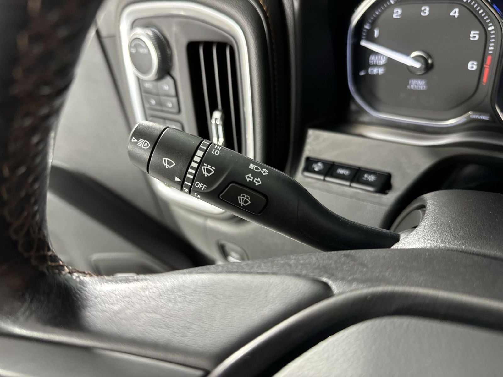 2020 GMC Sierra 1500 AT4 6.2L V8