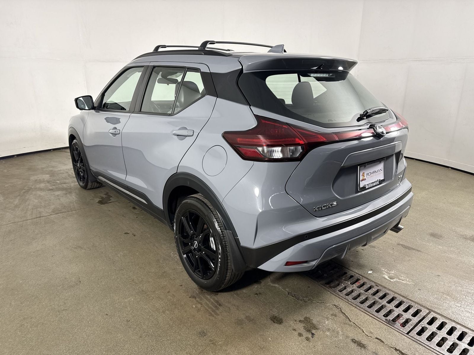 2023 Nissan Kicks SR