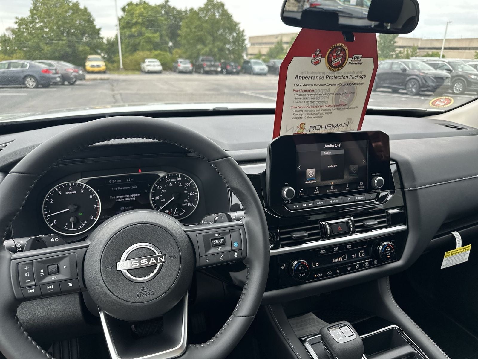 2025 Nissan Pathfinder SV