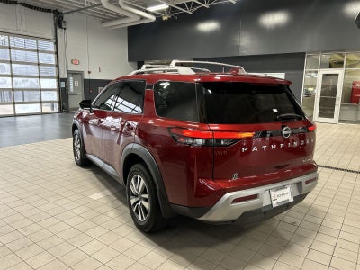 2023 Nissan Pathfinder SL