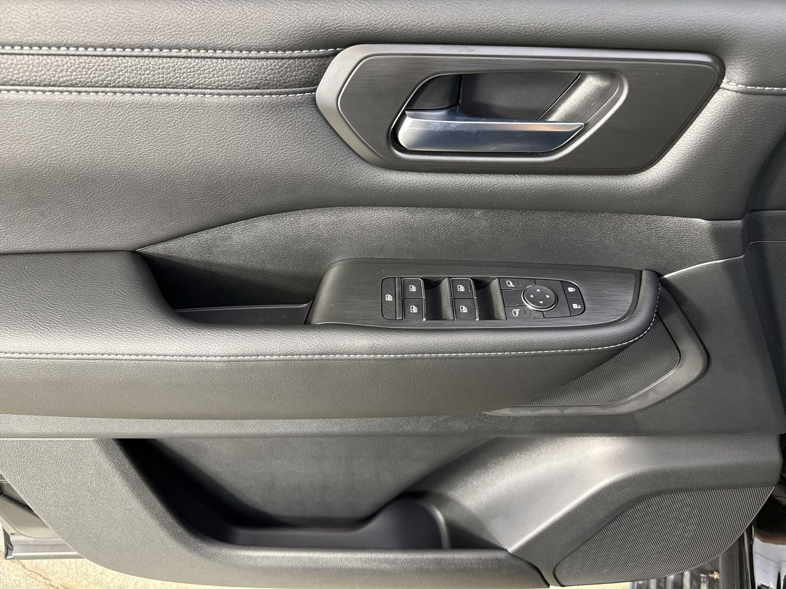 2025 Nissan Armada SV