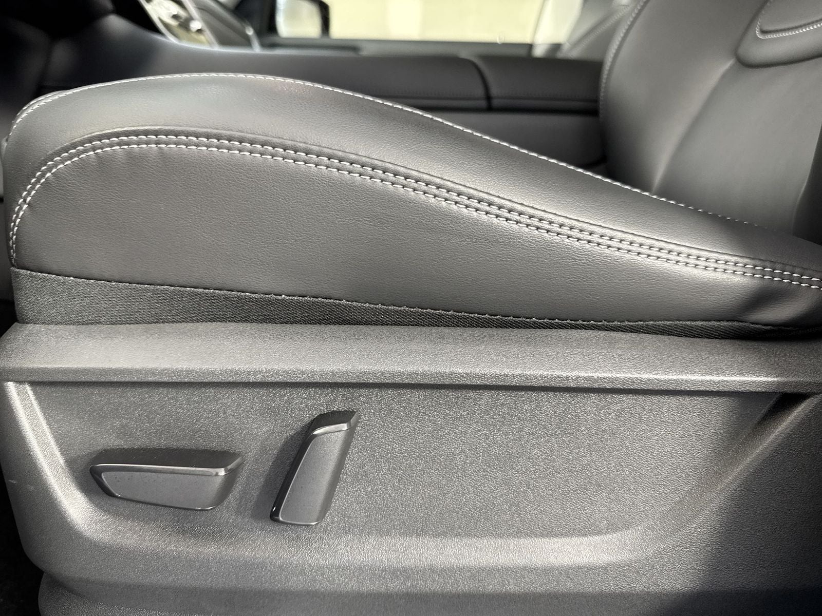 2025 Nissan Armada SV