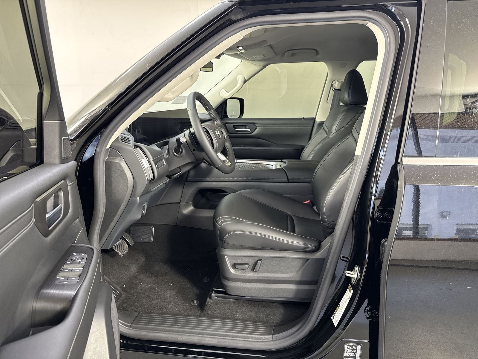 2025 Nissan Armada SV