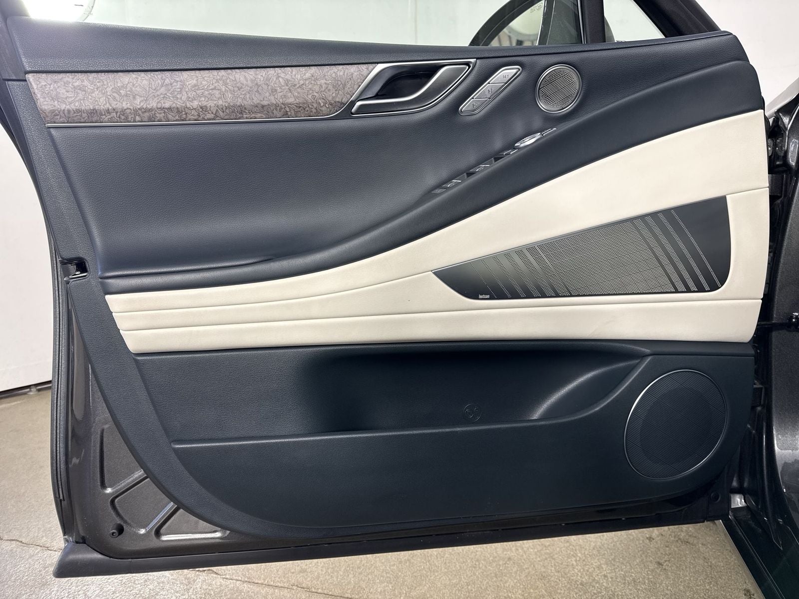 2024 Genesis Electrified G80 Advanced