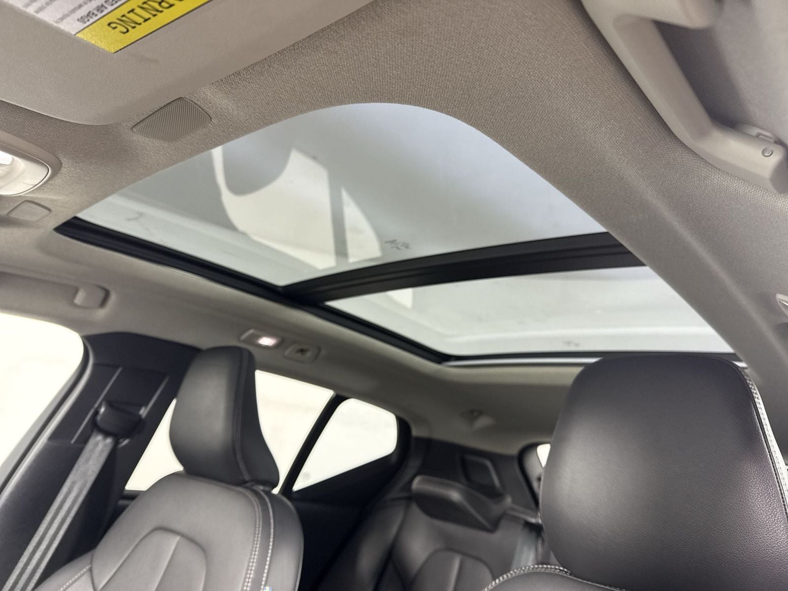 2024 Volvo XC40 B5 Plus Dark Theme