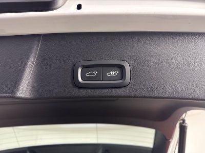 2024 Volvo XC40 B5 Plus Dark Theme