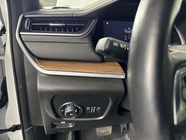 2022 Jeep Grand Cherokee Summit