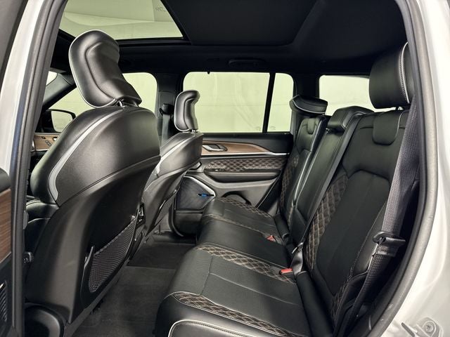 2022 Jeep Grand Cherokee Summit