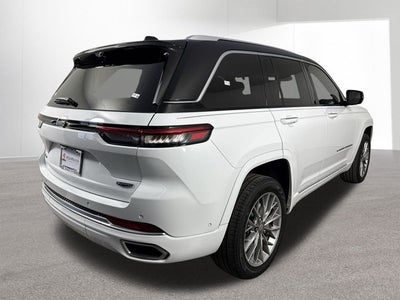 2022 Jeep Grand Cherokee Summit