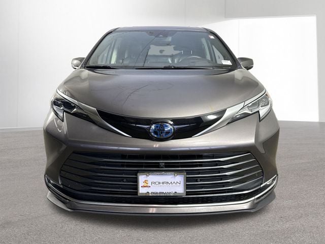 2023 Toyota Sienna Platinum 7 Passenger