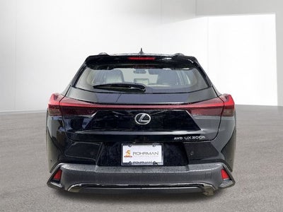 2025 Lexus UX 300h F SPORT Design