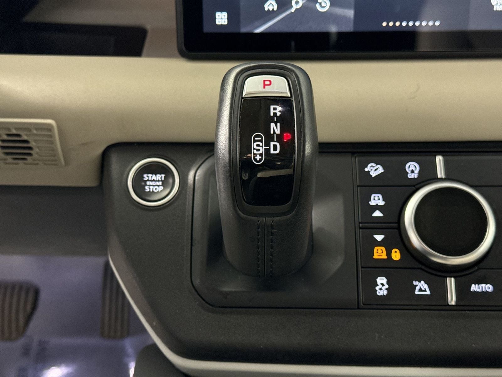 2021 Land Rover Defender 110 SE