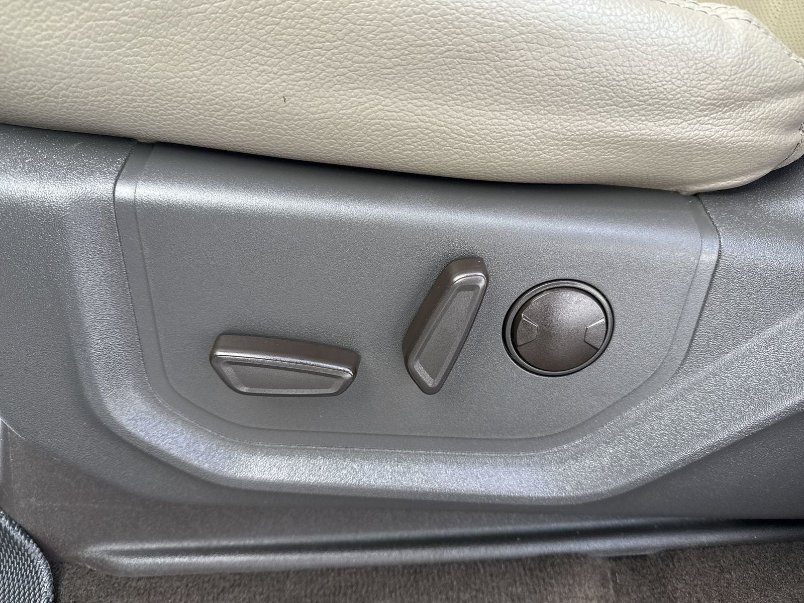 2021 Ford Expedition Max XLT 202A