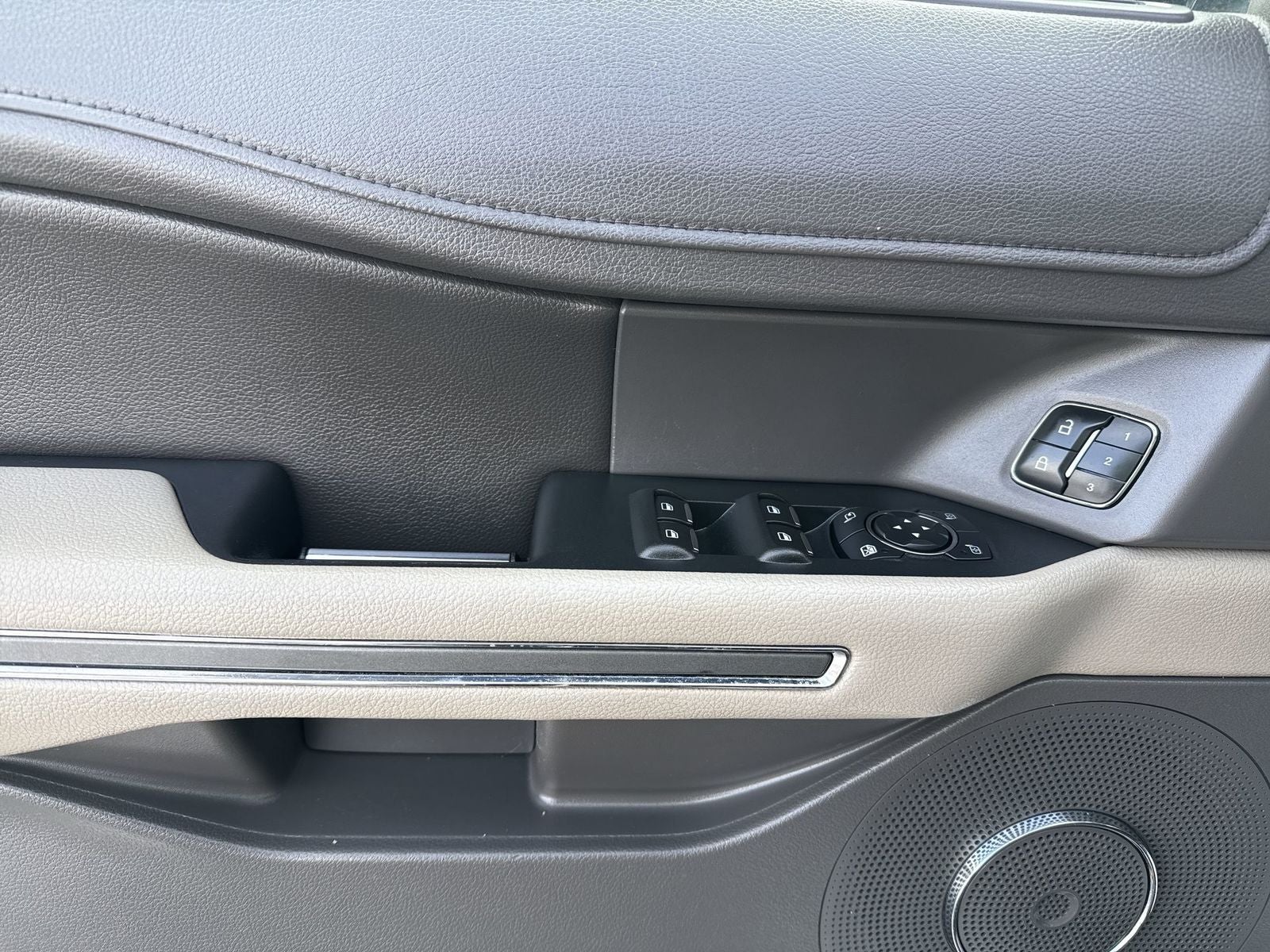 2021 Ford Expedition Max XLT 202A