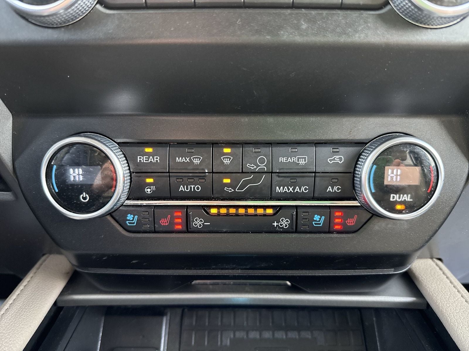 2021 Ford Expedition Max XLT 202A