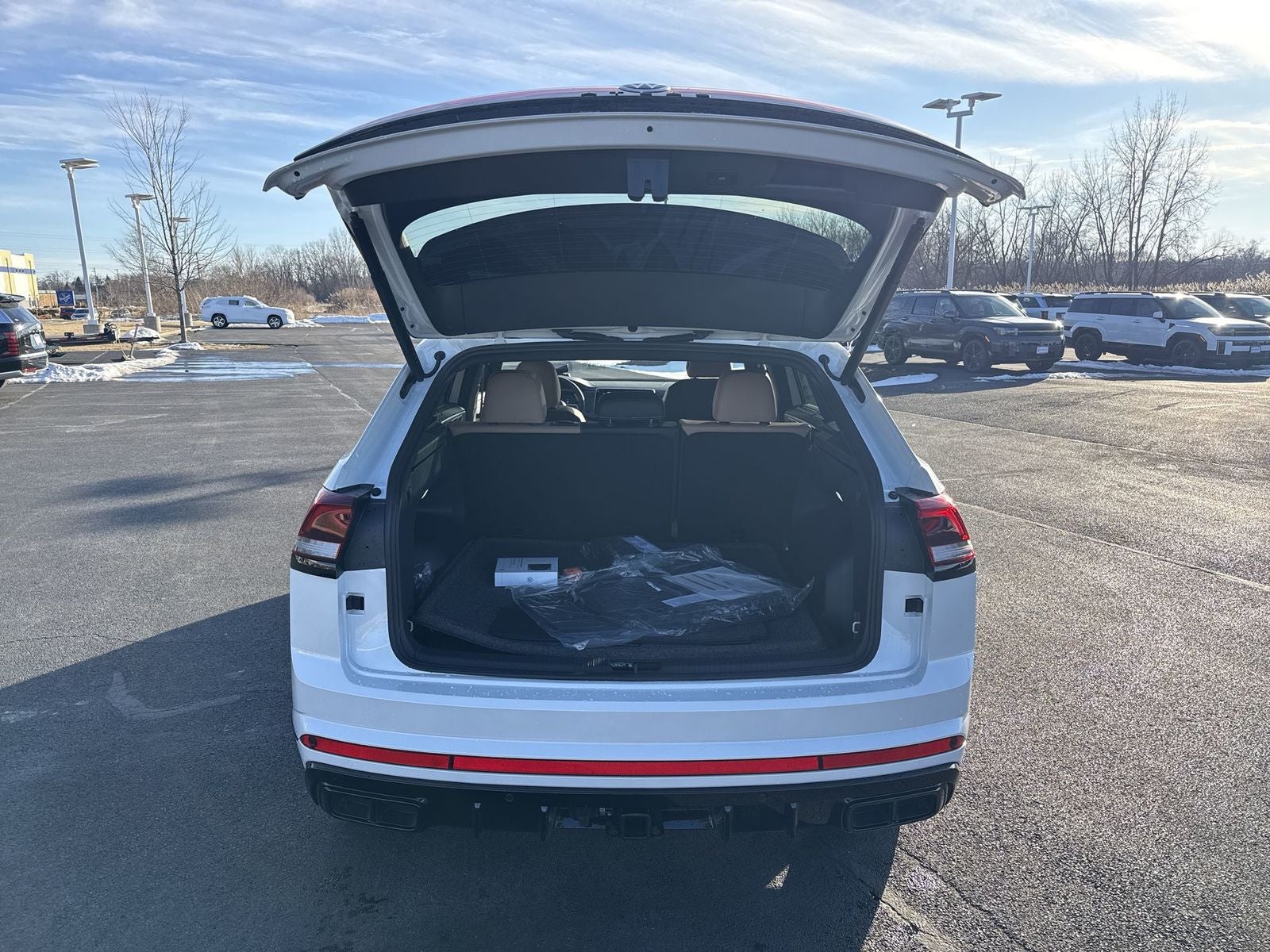 2026 Volkswagen Atlas Cross Sport 2.0T SEL R-Line Black