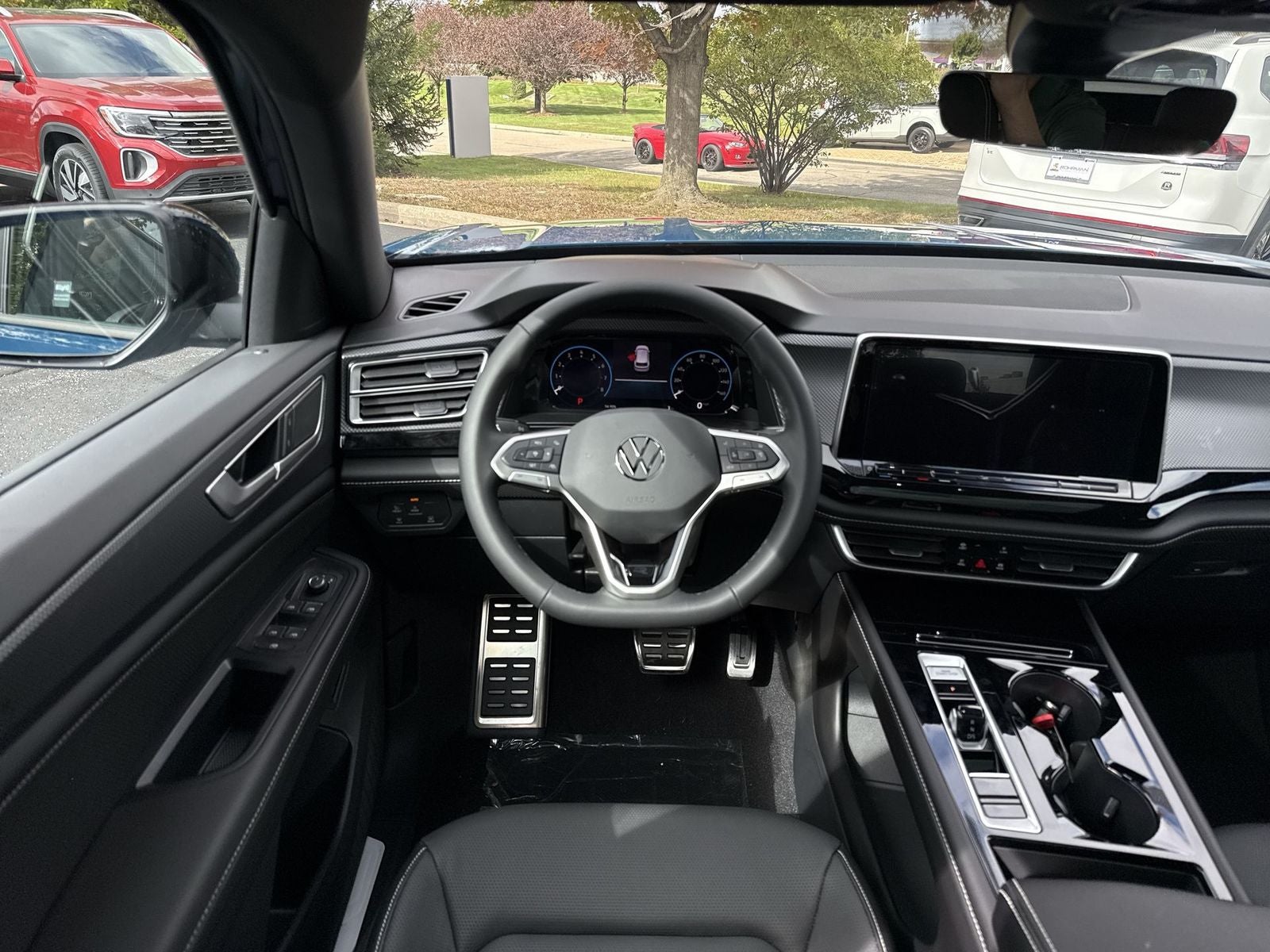 2026 Volkswagen Atlas Cross Sport 2.0T SEL R-Line Black