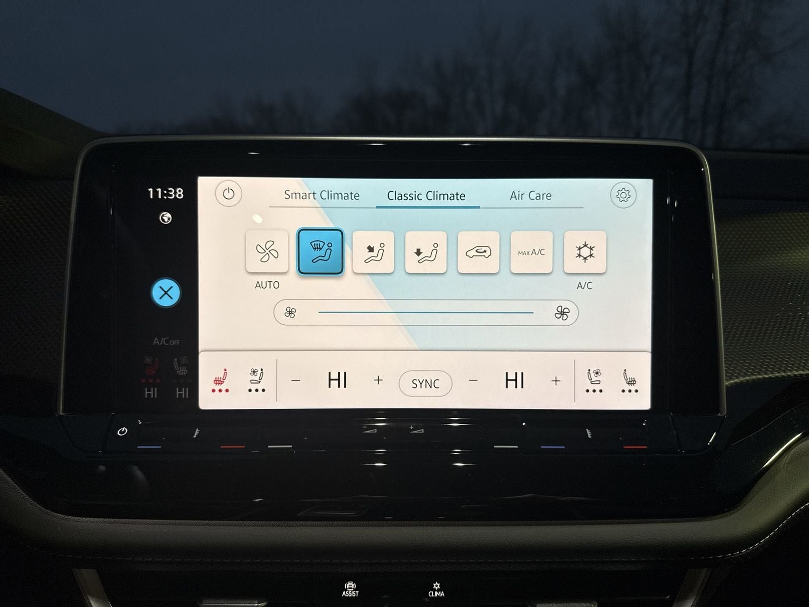 2026 Volkswagen Atlas Cross Sport 2.0T SEL