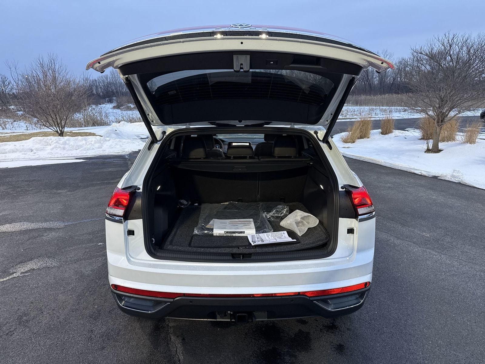 2026 Volkswagen Atlas Cross Sport 2.0T SE W/TECHNOLOGY