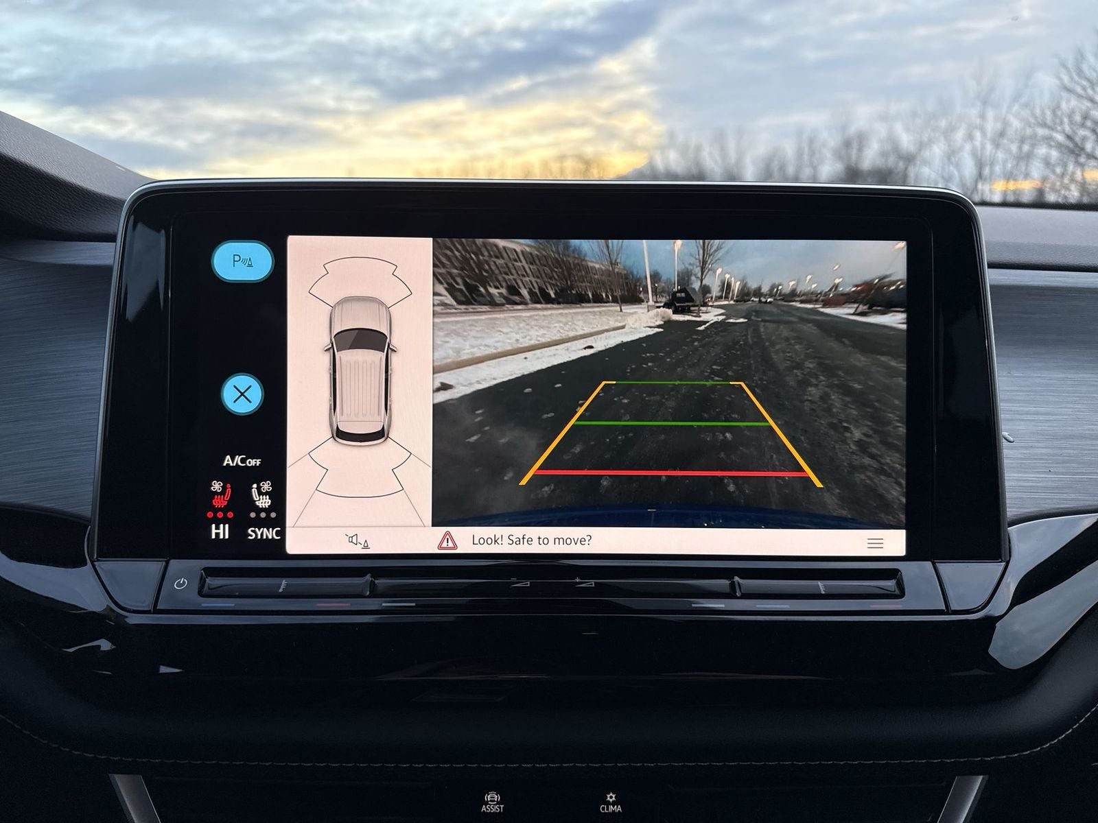 2026 Volkswagen Atlas Cross Sport 2.0T SE W/TECHNOLOGY