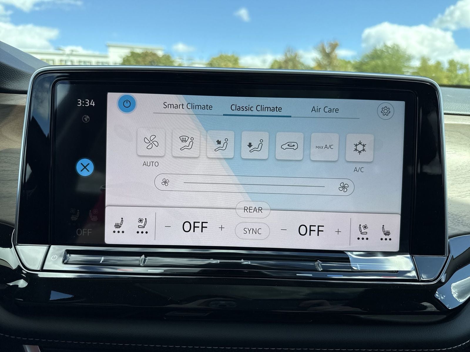 2026 Volkswagen Atlas 2.0T SE w/ Technology