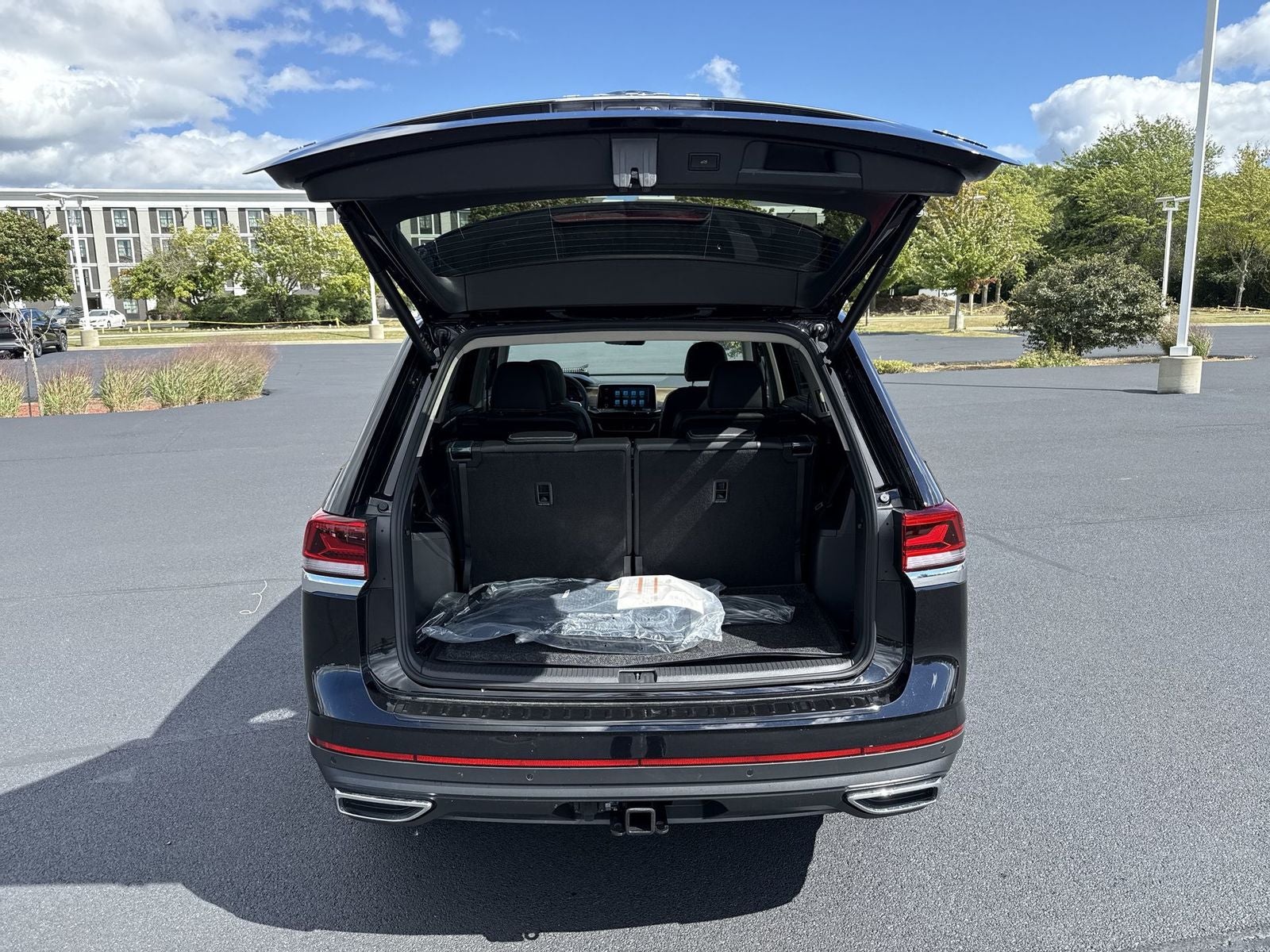 2026 Volkswagen Atlas 2.0T SE w/ Technology