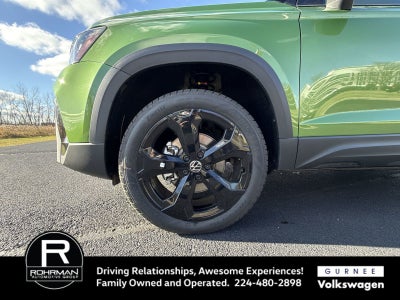 2026 Volkswagen Taos 1.5T SE Black