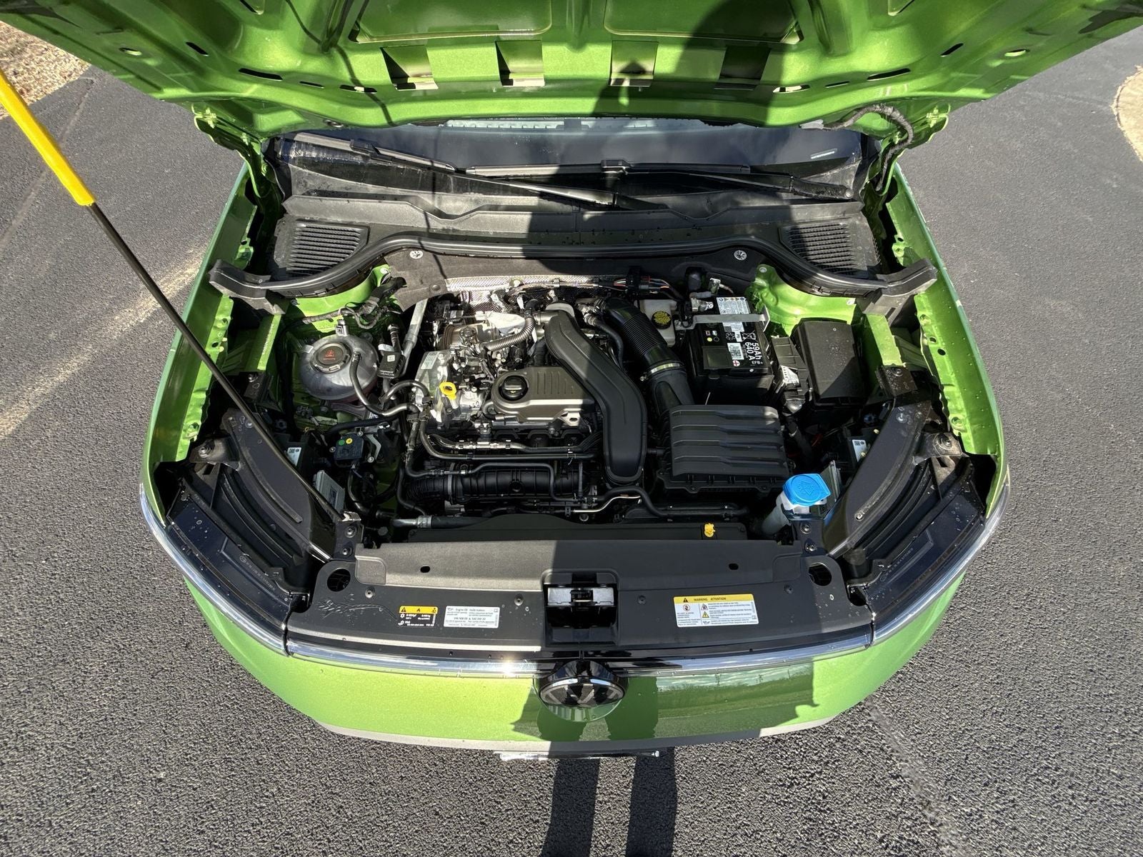 2026 Volkswagen Taos 1.5T SE Black