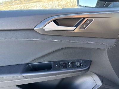 2026 Volkswagen Taos 1.5T SE Black