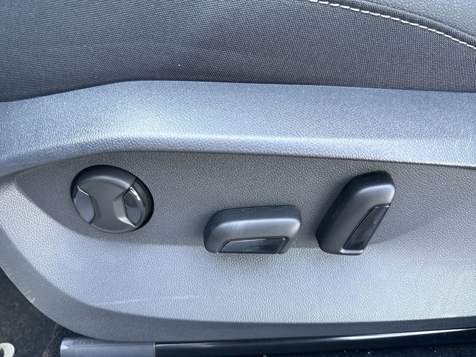 2025 Volkswagen Taos 1.5T SE Black