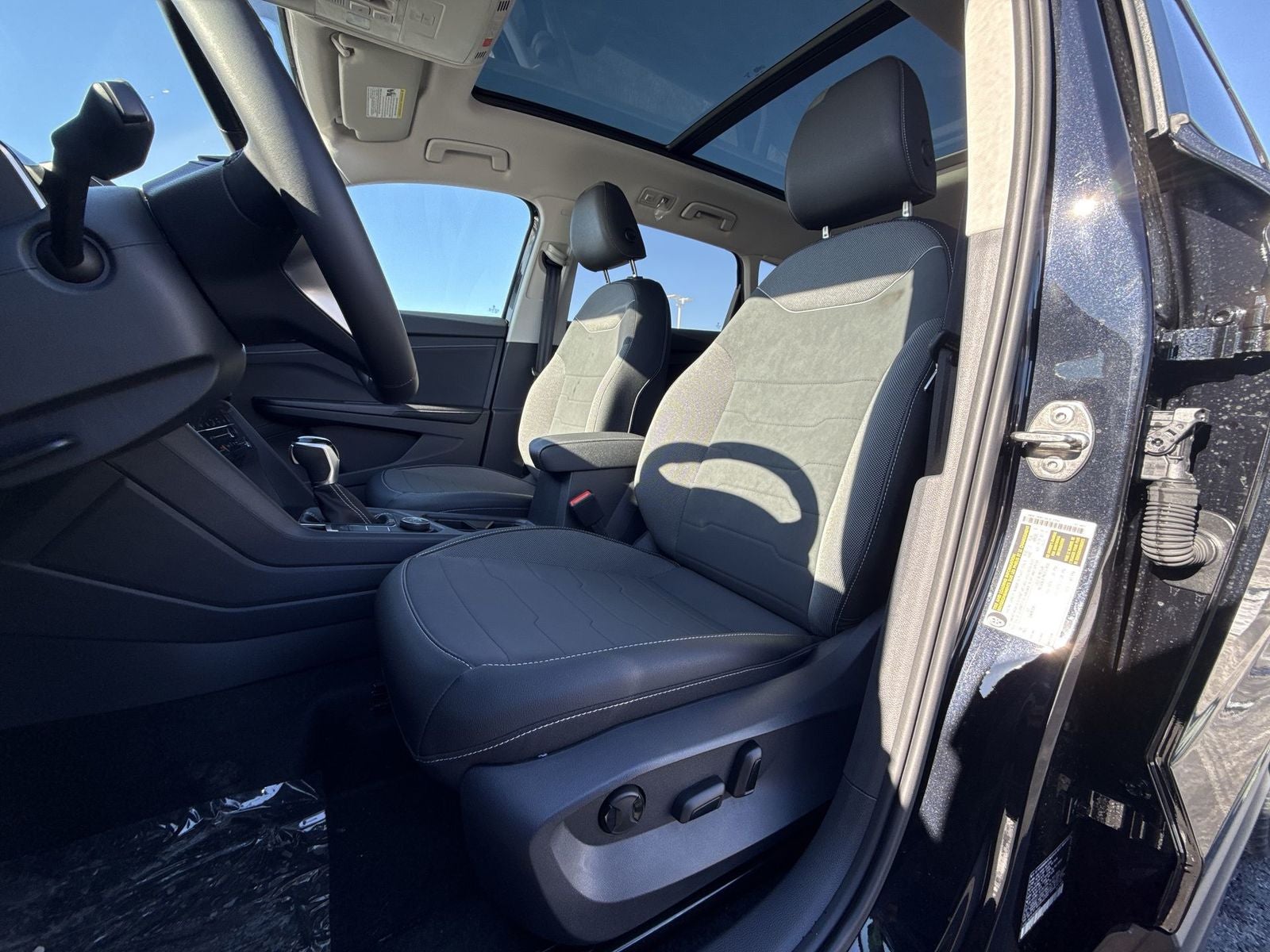 2026 Volkswagen Taos 1.5T SE Black