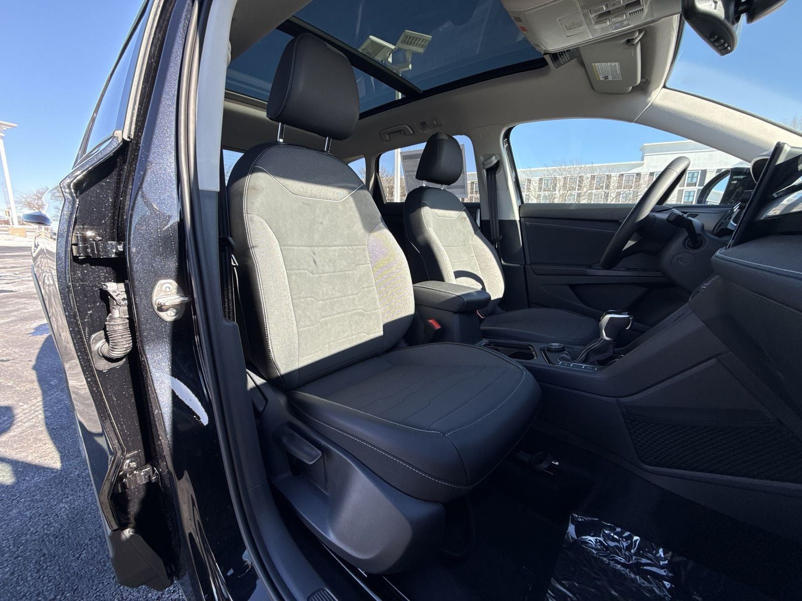 2026 Volkswagen Taos 1.5T SE Black