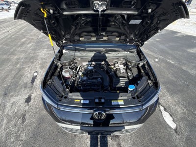 2026 Volkswagen Taos 1.5T SE Black