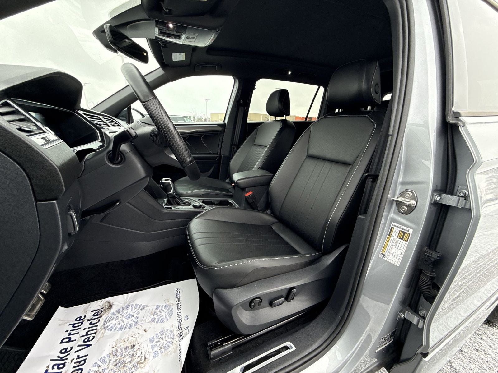 2024 Volkswagen Tiguan 2.0T SE R-Line Black