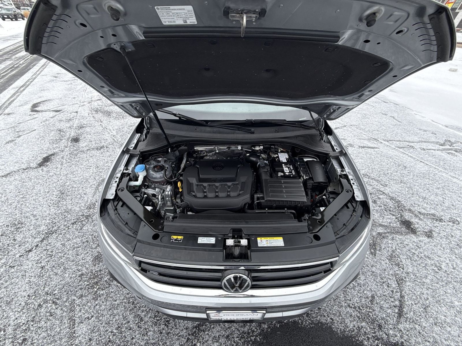 2024 Volkswagen Tiguan 2.0T SE R-Line Black