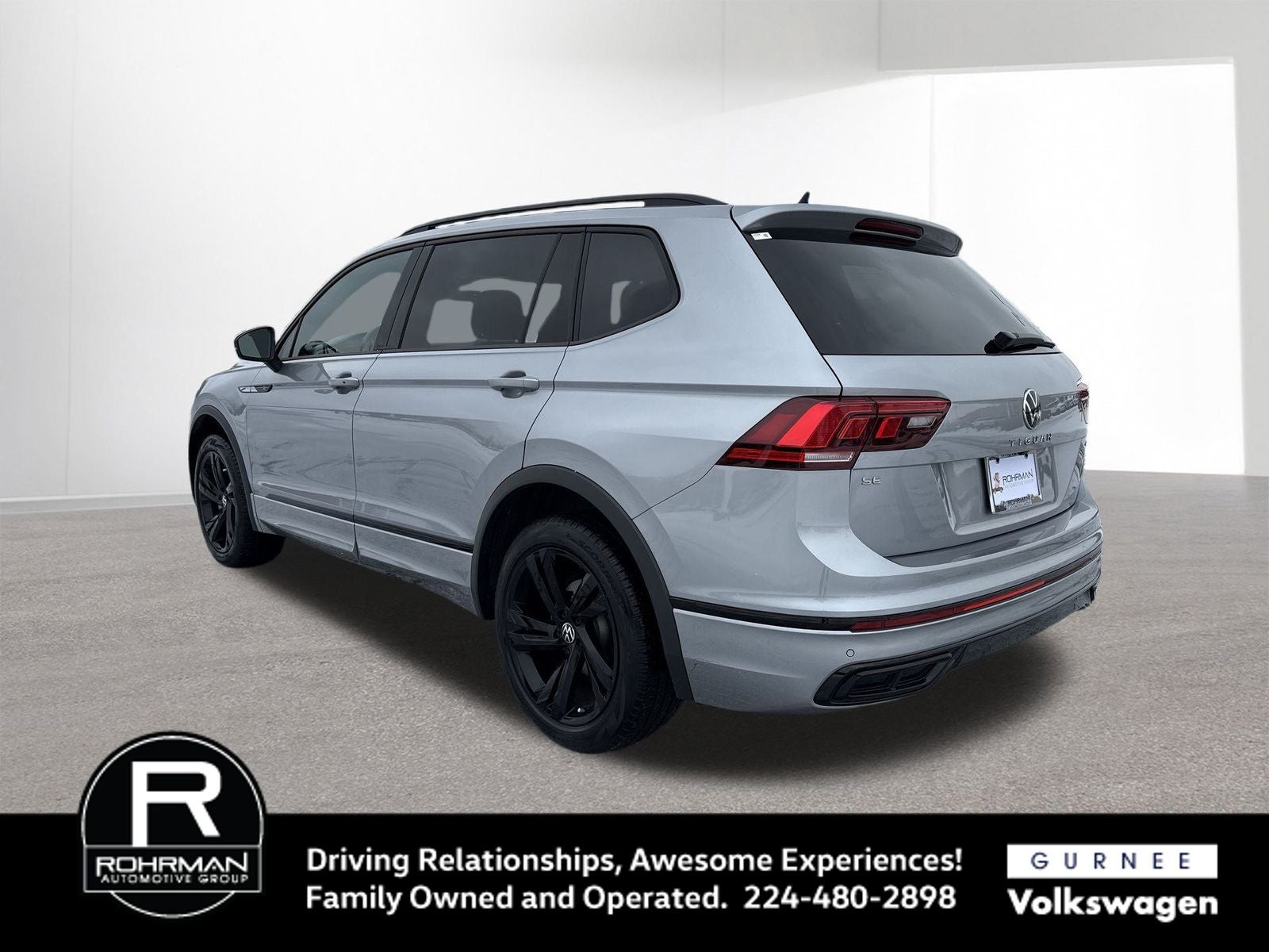 2024 Volkswagen Tiguan 2.0T SE R-Line Black