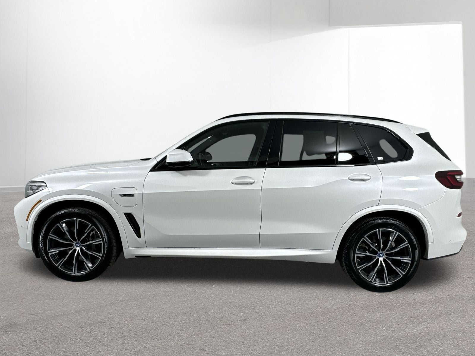 2023 BMW X5 xDrive45e