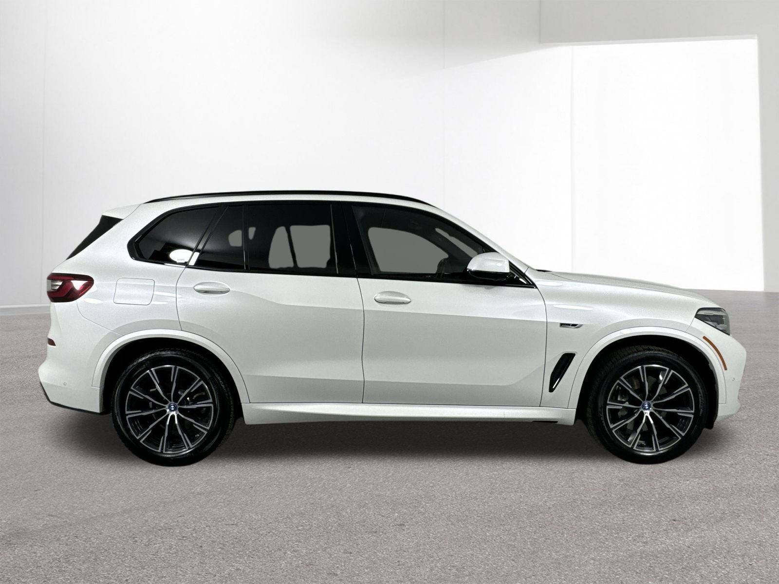 2023 BMW X5 xDrive45e