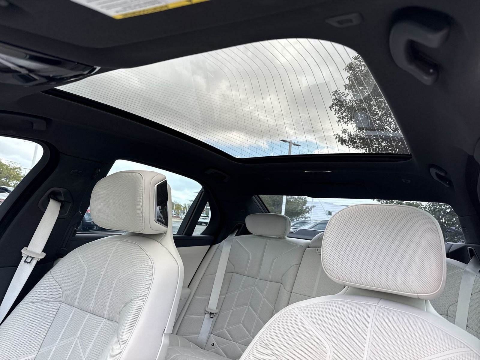 2024 BMW 7 Series 760i xDrive Premium Package M Aero