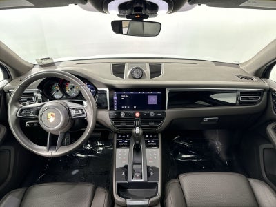 2023 Porsche Macan Base