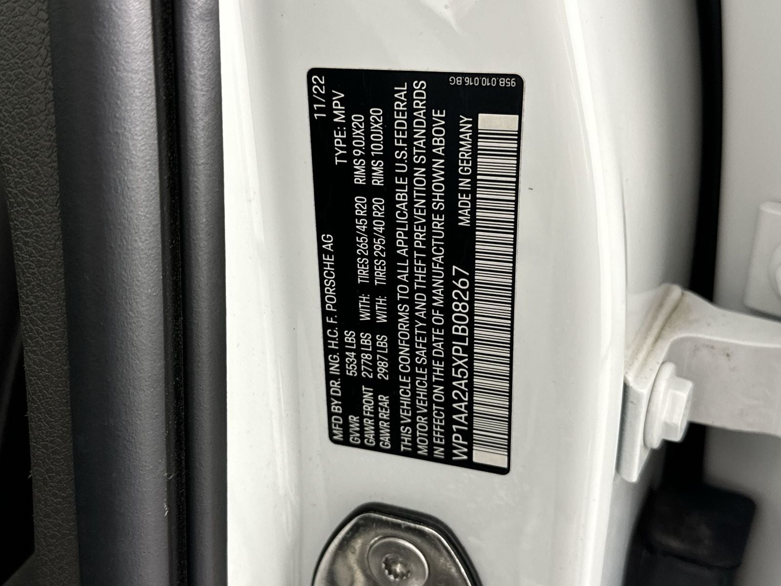 2023 Porsche Macan Base