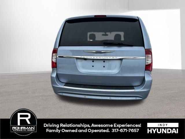 2012 Chrysler Town & Country Touring-L