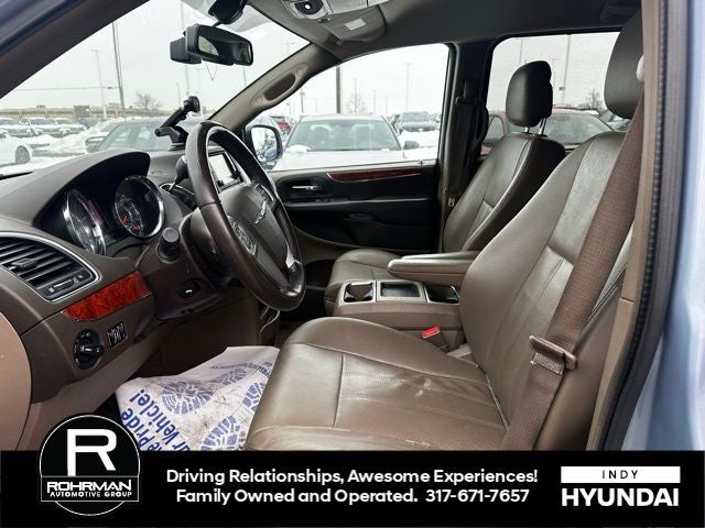 2012 Chrysler Town & Country Touring-L