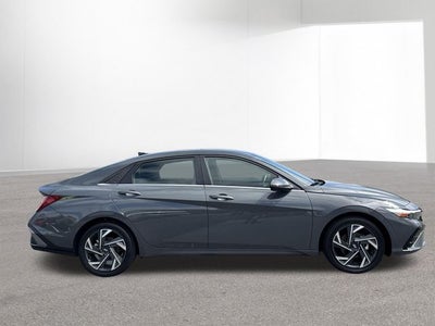 2025 Hyundai Elantra Hybrid Limited
