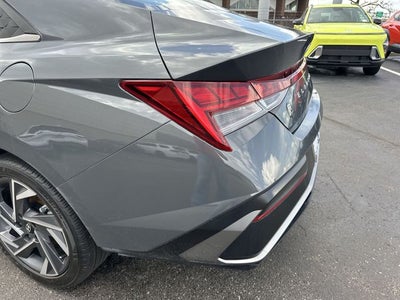 2025 Hyundai Elantra SEL Convenience